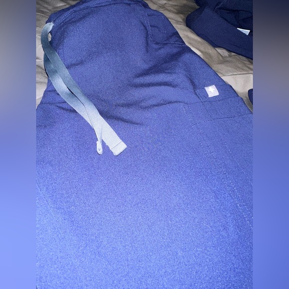 Figs- Yola Skinny Scrub Pants in navy blue - Picture 5 of 7